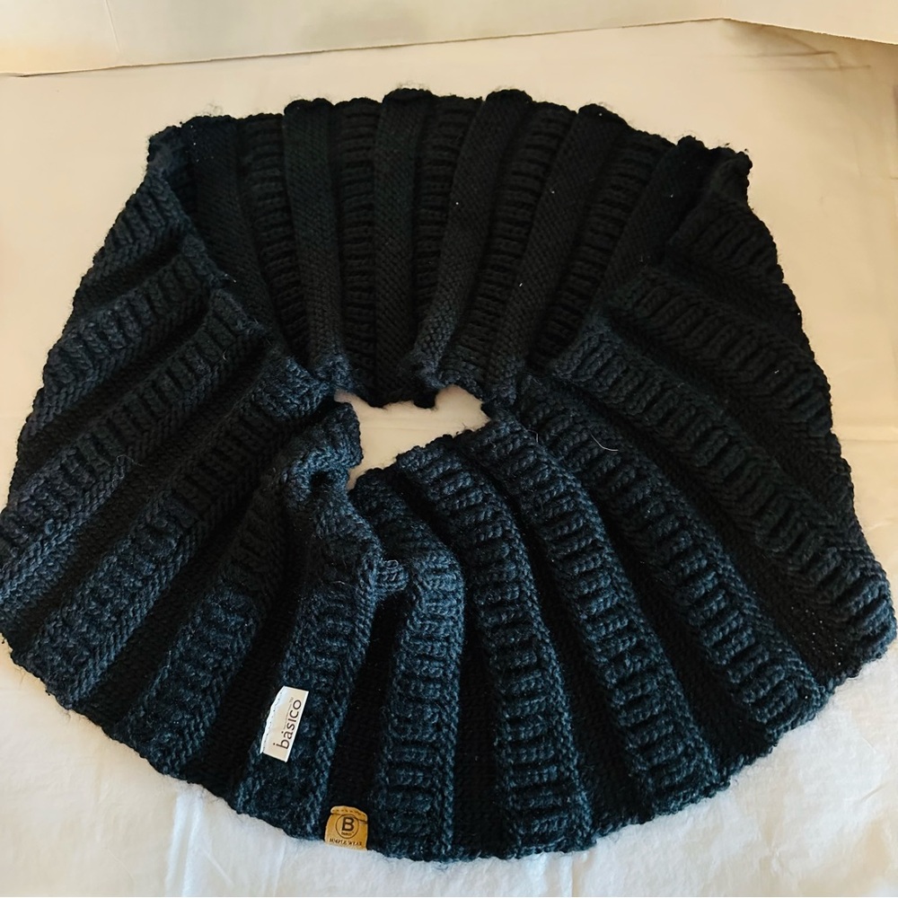 Basico Infinity Scarf Black OS